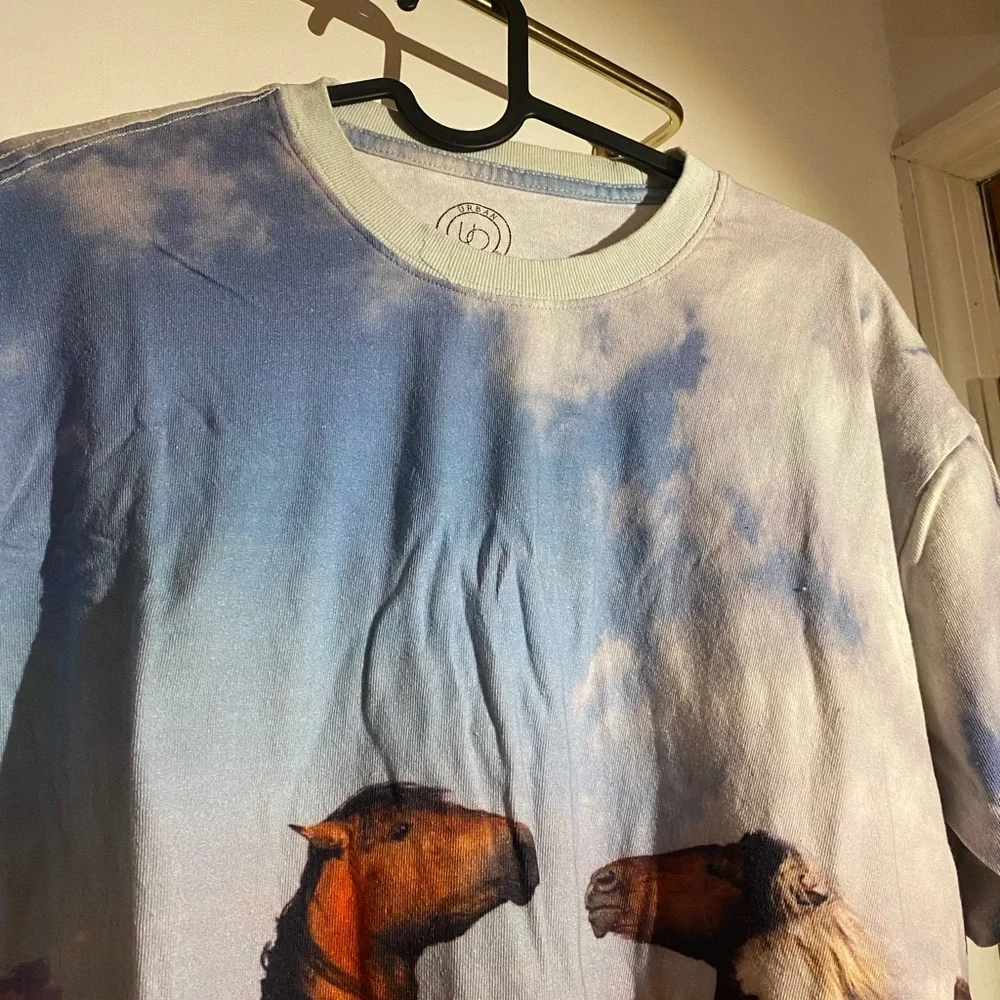 2 printed t-shirts from UO - Cool Nature Prints - Picture 10 of 11